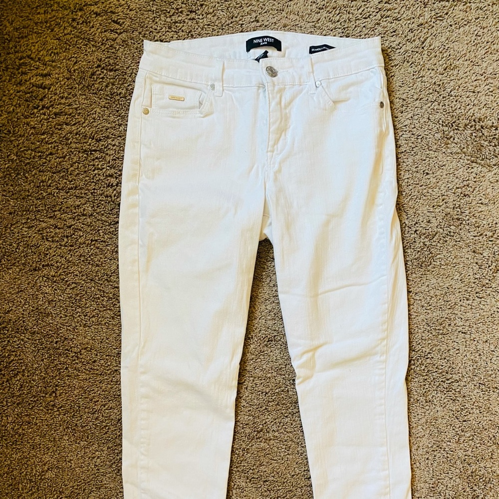 White Nine West Capri Jeans
